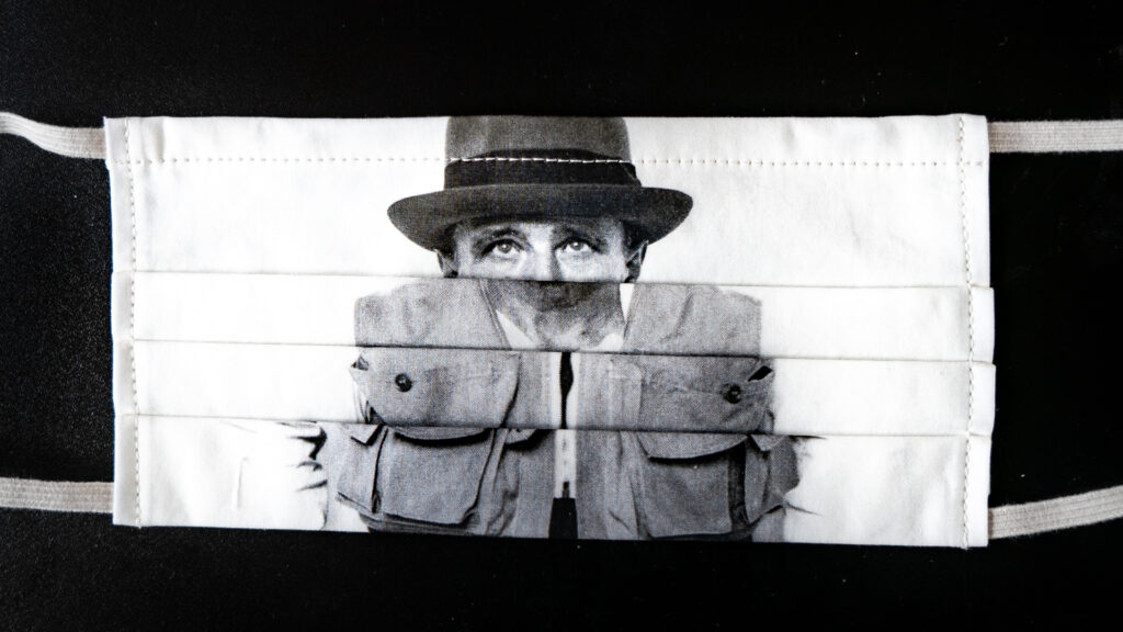 Peter Sevriens: Joseph Beuys (1981), auf Corona-Maske 2020